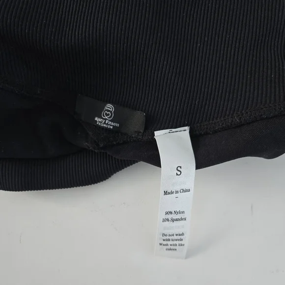 Women's Black leggings and cropped shirt size small - Picture 6 of 11